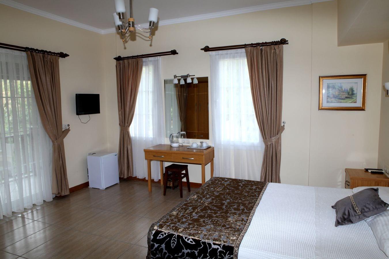 Hotel Dalos Гёчек Экстерьер фото