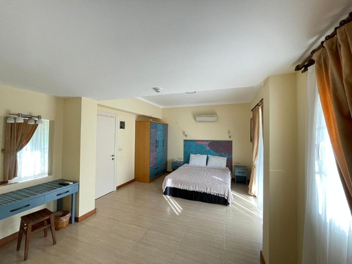 Hotel Dalos Гёчек Экстерьер фото