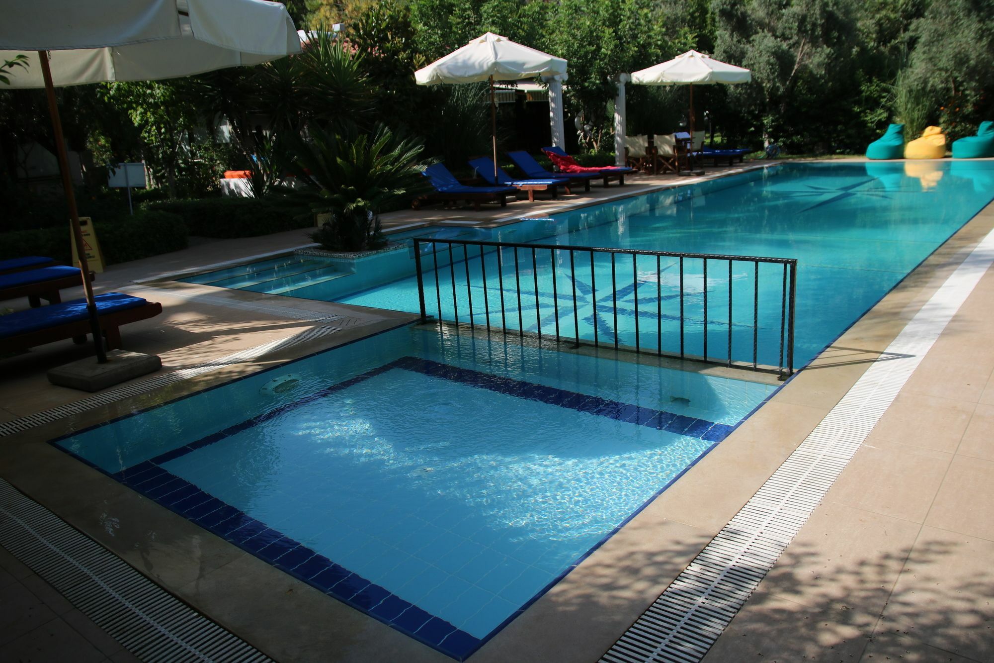 Hotel Dalos Гёчек Экстерьер фото