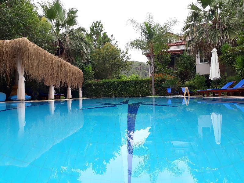 Hotel Dalos Гёчек Экстерьер фото
